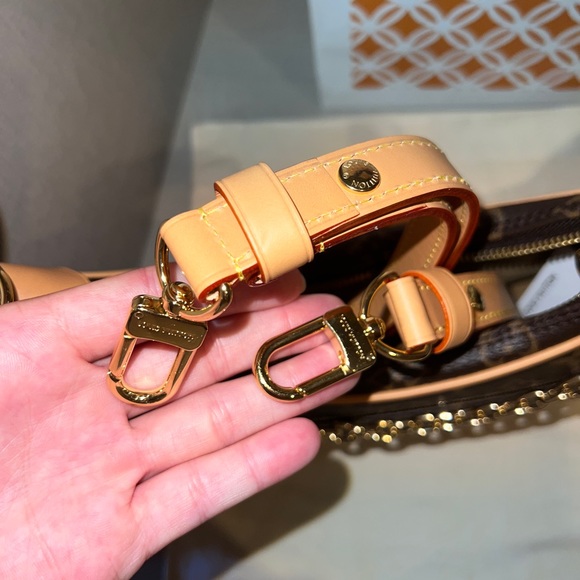 Louis Vuitton Loop Shoulder Bag - Picture 13 of 16